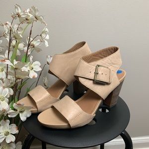 NWOT Clark’s sandals